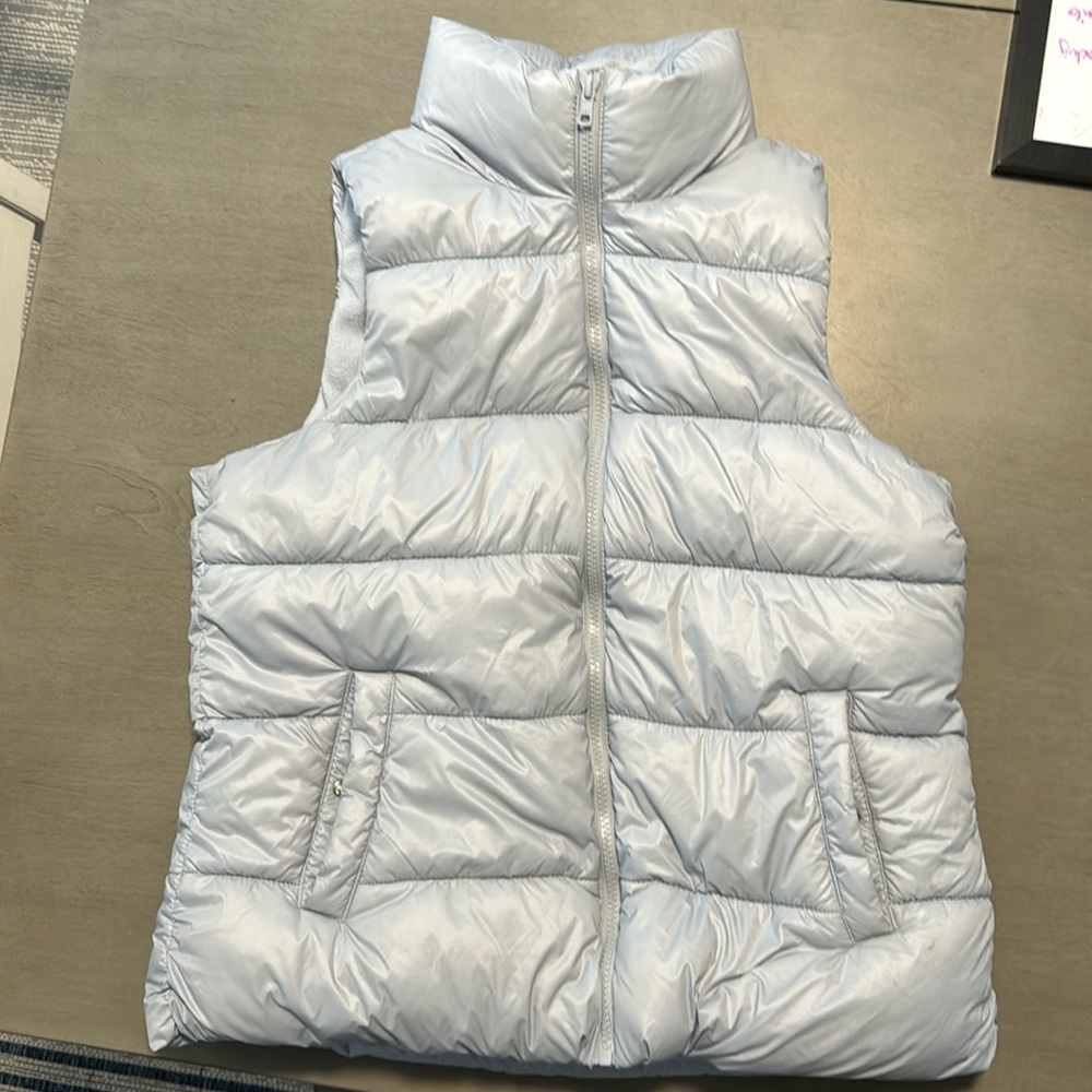 Old Navy puffer vest. Women’s M